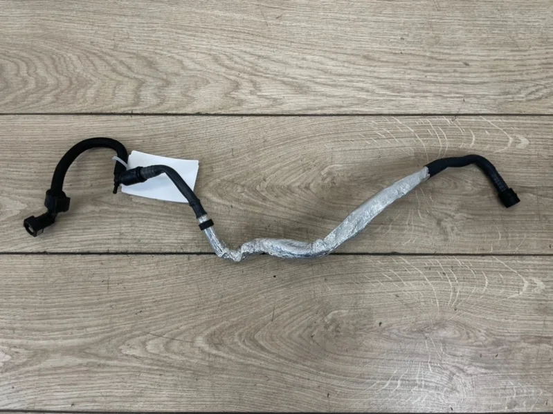 Трубка вакуумная VW Touareg 2 2010-2018 7P