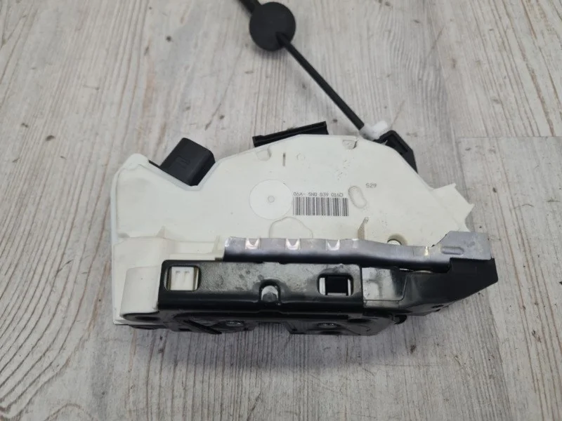 Замок двери VW Tiguan 1 2008-2018 5N