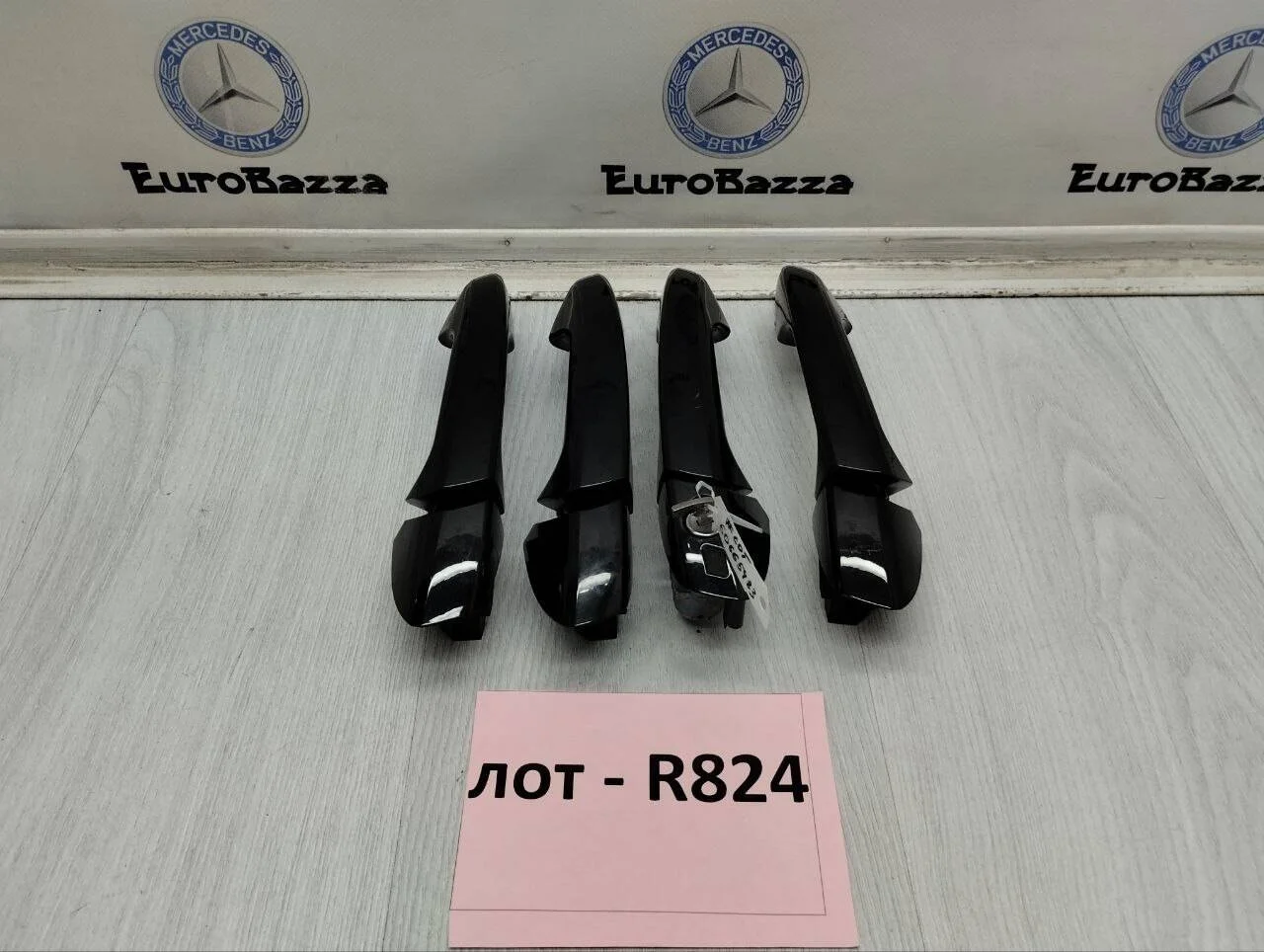 Дверные ручки с ключом Mercedes X204