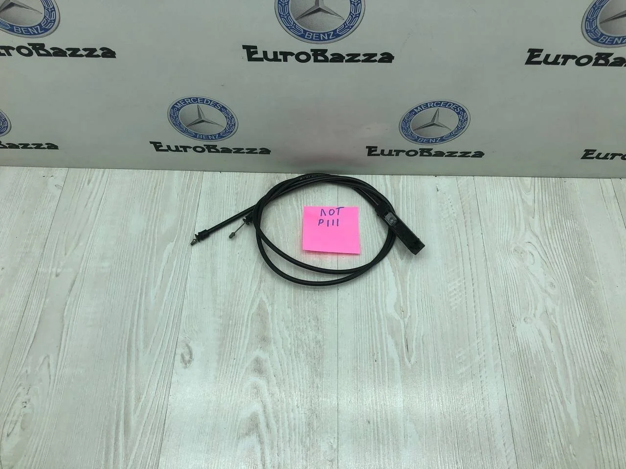 Трос замков капота в телевизоре Mercedes X164