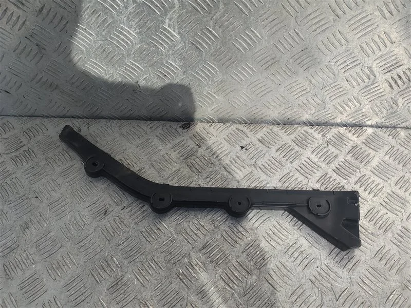 Кронштейн заднего бампера правый Skoda Rapid (2013-Н.в.) 2019 60U807394