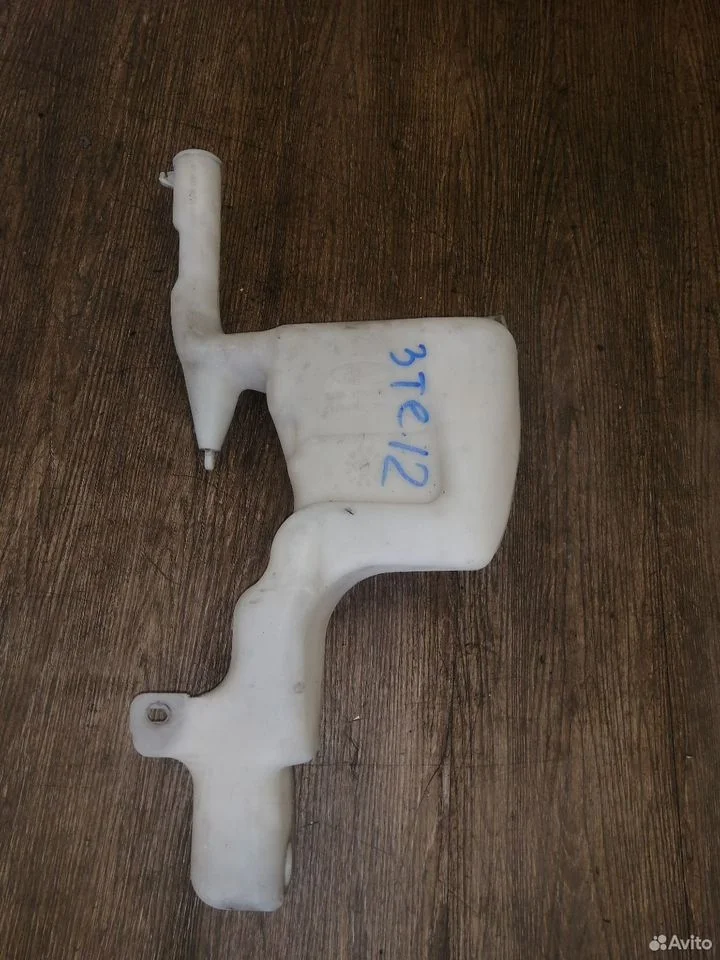 Бачок омывателя ford fiesta 6 mk6 фиеста 1764300