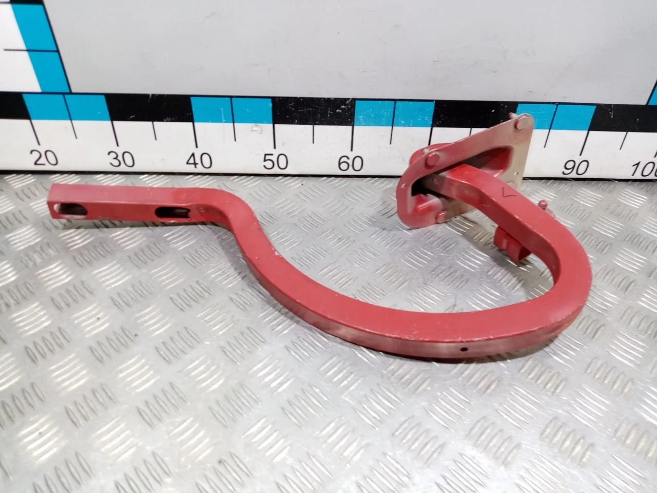 [Б/У] Петля крышки багажника левая седан [Код: 00514599 ]