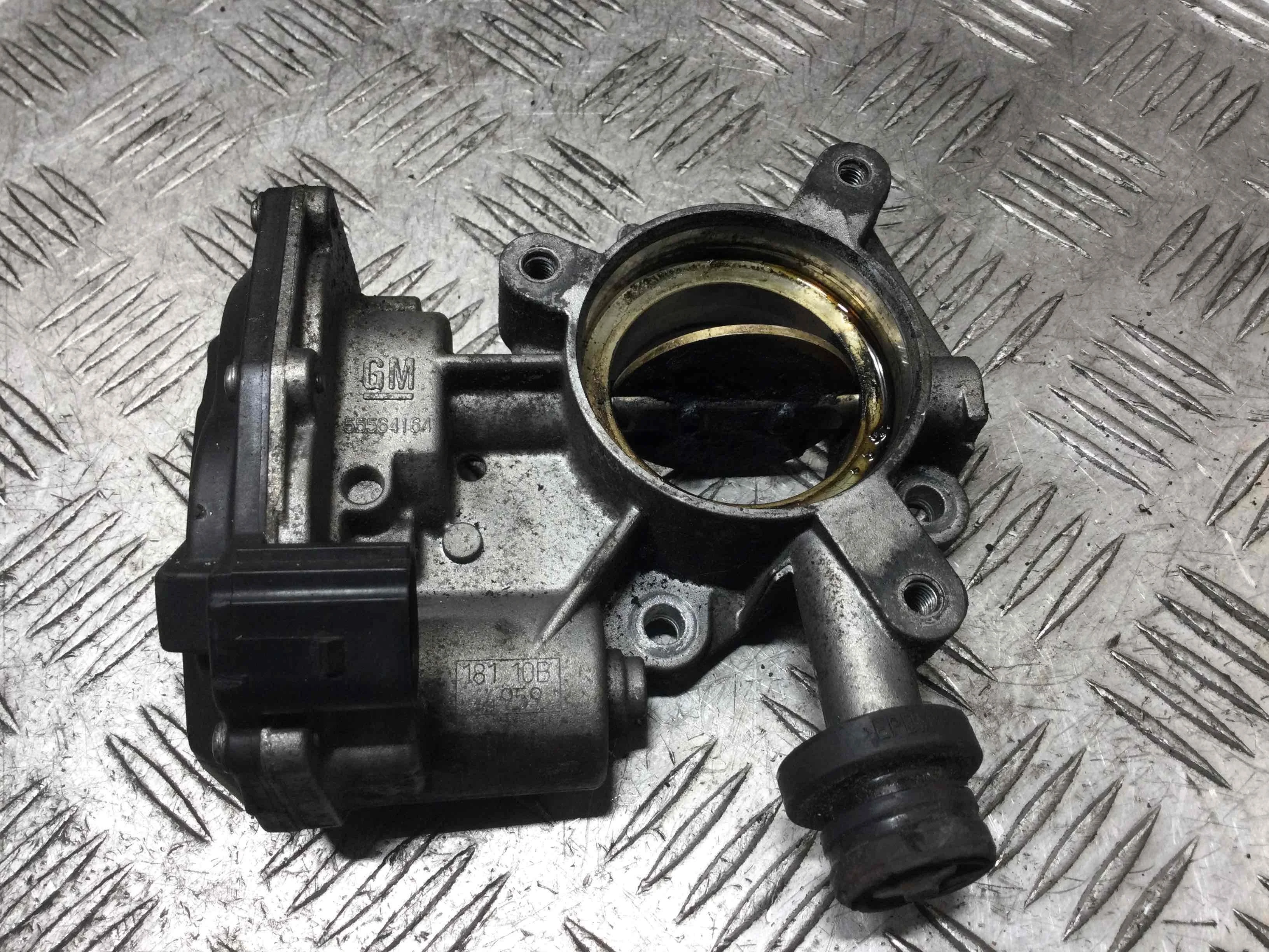 Заслонка дроссельная Opel Insignia 1 поколение (2008-2013) дизель 2.0 CDTi Механика