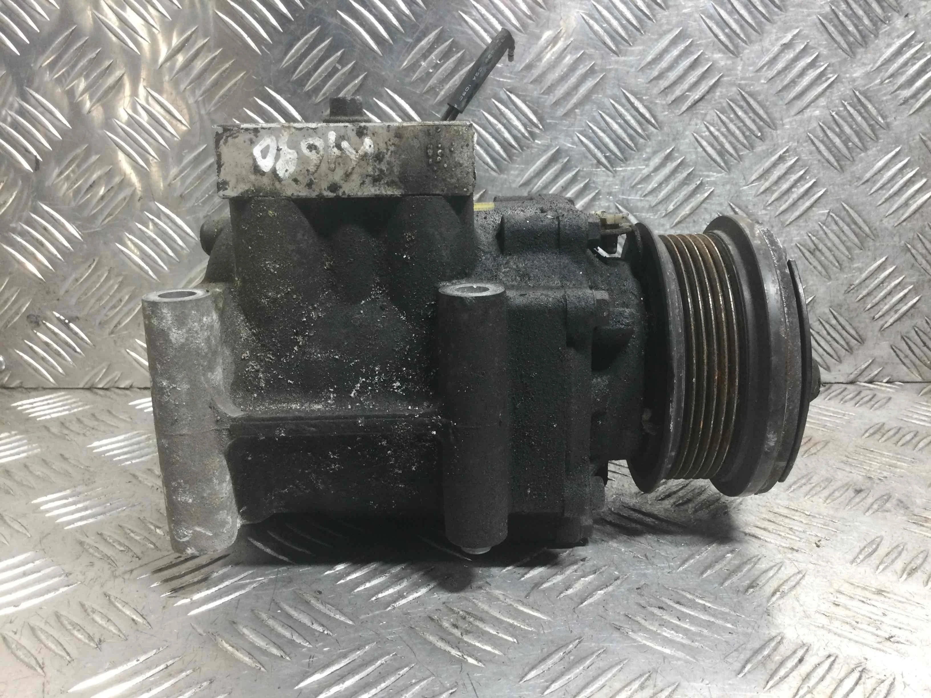 Компрессор кондиционера Ford Focus 1 поколение [рестайлинг] (2001-2005) бензин 1.6 i Механика Х/б