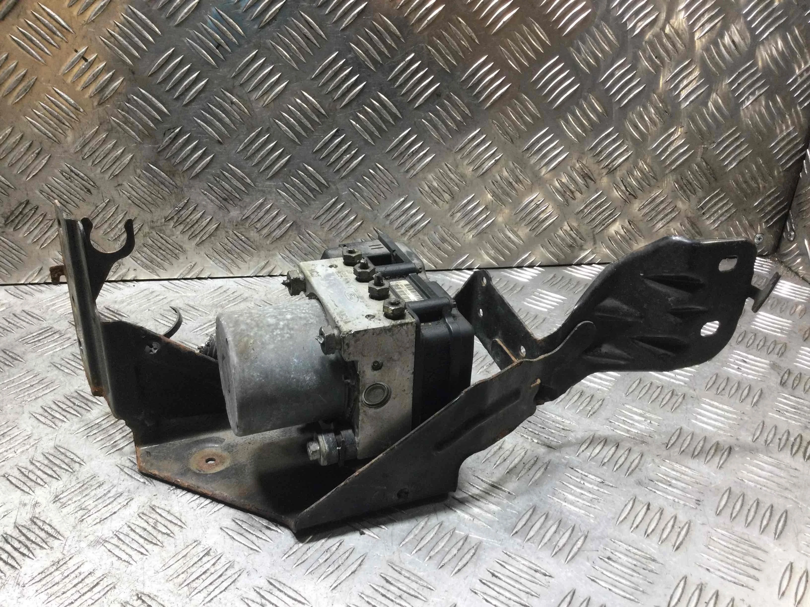 Блок ABS Ford Mondeo 3 поколение [рестайлинг] (2003-2007) дизель 2.2 TDCi Механика Универсал