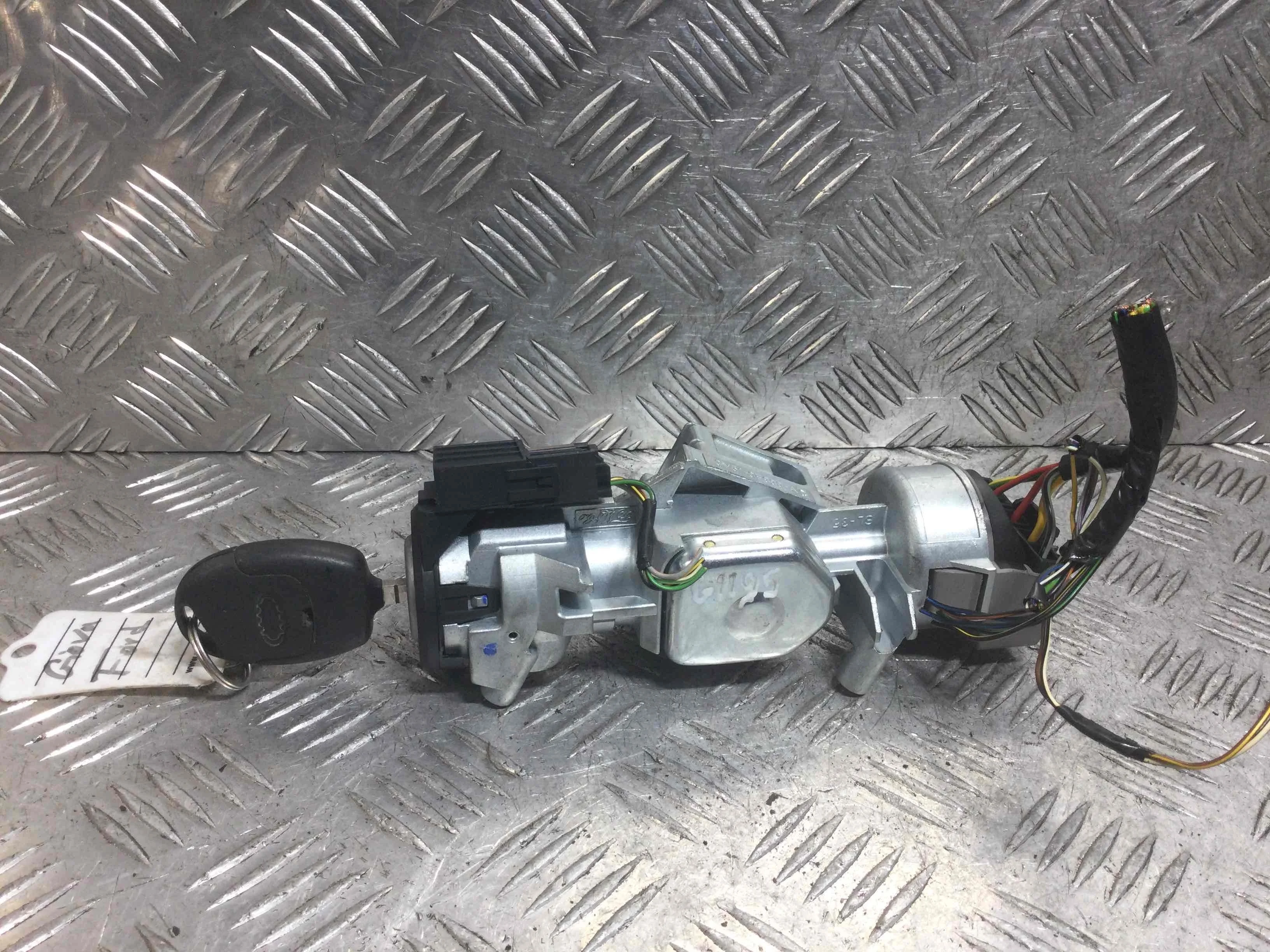 Замок зажигания Ford Focus 2 поколение (2005-2008) бензин 1.6 i Механика Универсал
