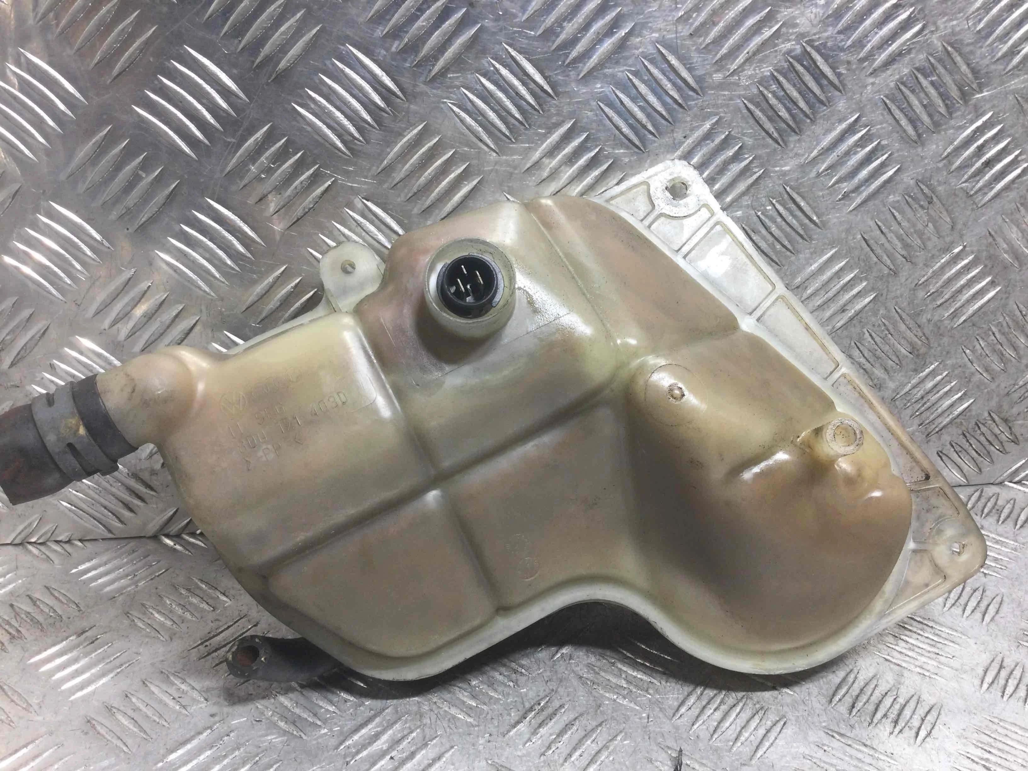 Бачок расширительный Audi A4 B5 (1994-1999) бензин 1.8 i Механика Седан