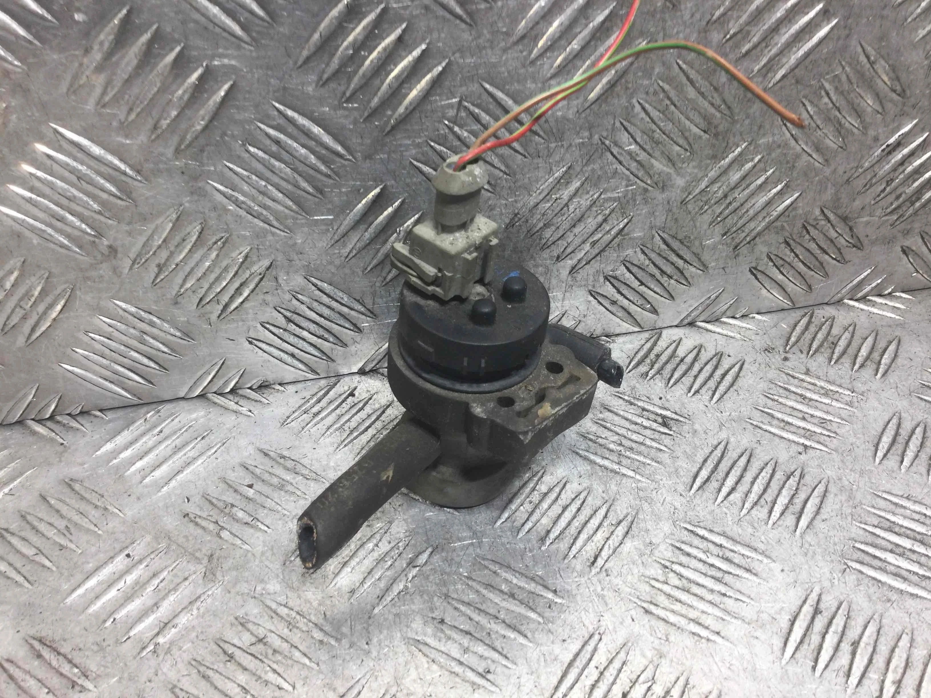 Клапан электромагнитный Mercedes E-klasse E-klasse (W210) 1995 - 2003 бензин 2.3 i Механика Седан