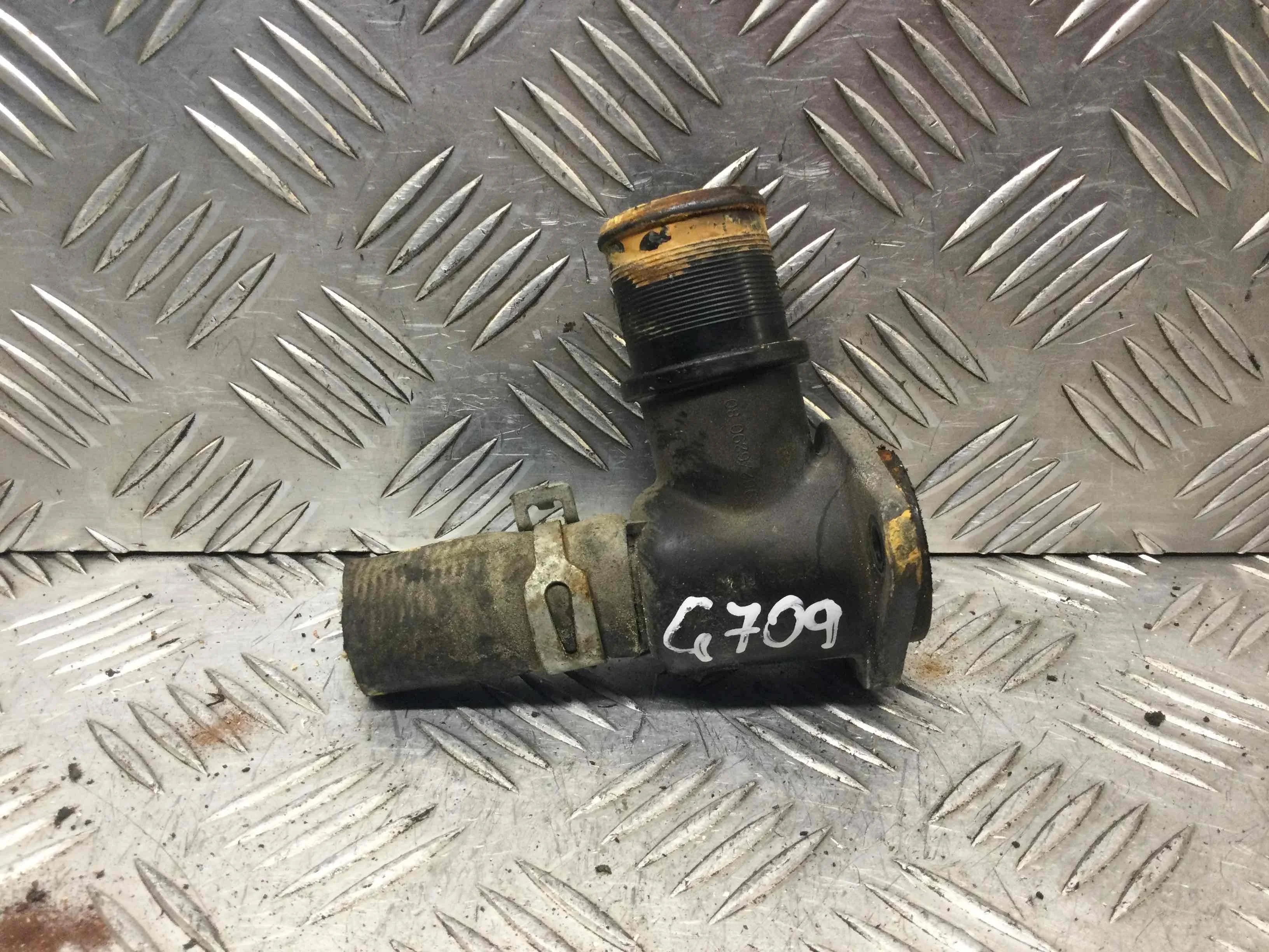 Фланец (тройник) системы охлаждения Peugeot 206 1 поколение (1998-2003) бензин 1.6 i Механика Х/б