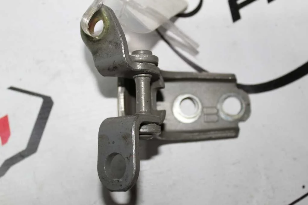 ПЕТЛЯ ДВЕРИ HONDA ПЕРЕД ПРАВО ВЕРХ 67410S3N003ZZ