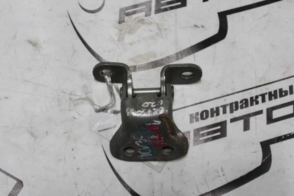 ПЕТЛЯ ДВЕРИ TOYOTA DAIHATSU LEXUS ПЕРЕД ЛЕВО НИЗ 6874033020