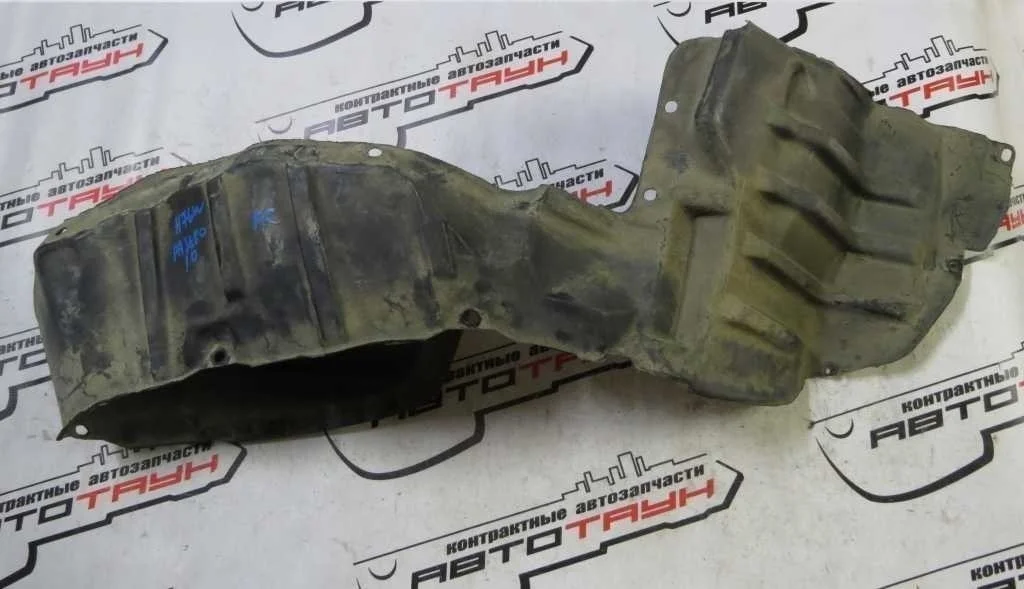 ПОДКРЫЛОК MITSUBISHI ПЕРЕД ПРАВО MR414982
