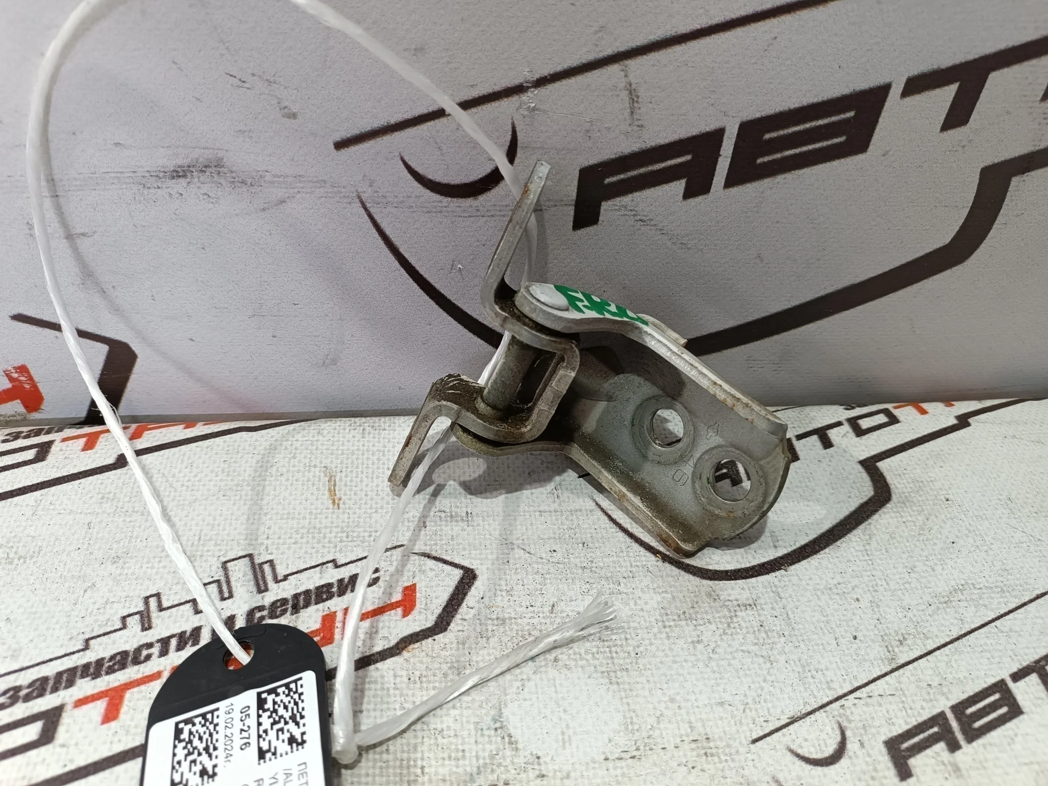 ПЕТЛЯ ДВЕРИ NISSAN ПЕРЕД ПРАВО ВЕРХ 824213J100