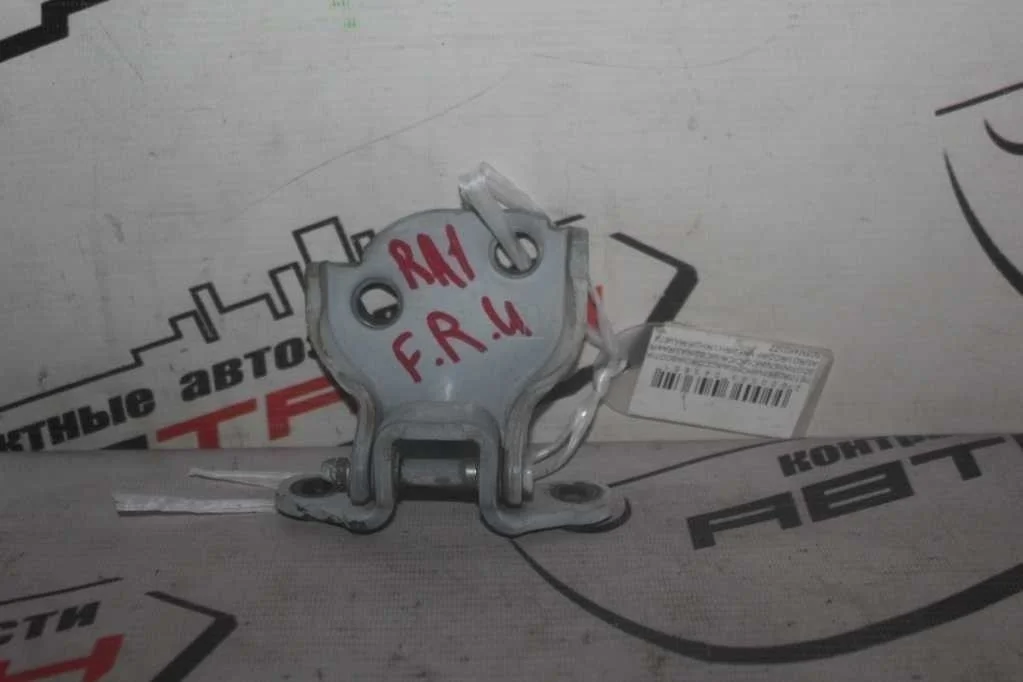 ПЕТЛЯ ДВЕРИ HONDA ISUZU ПЕРЕД ПРАВО ВЕРХ 67450SM4K01ZZ