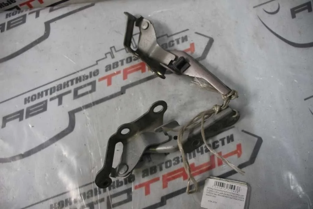 КРОНШТЕЙН КАПОТА TOYOTA ПРАВО 5341012410