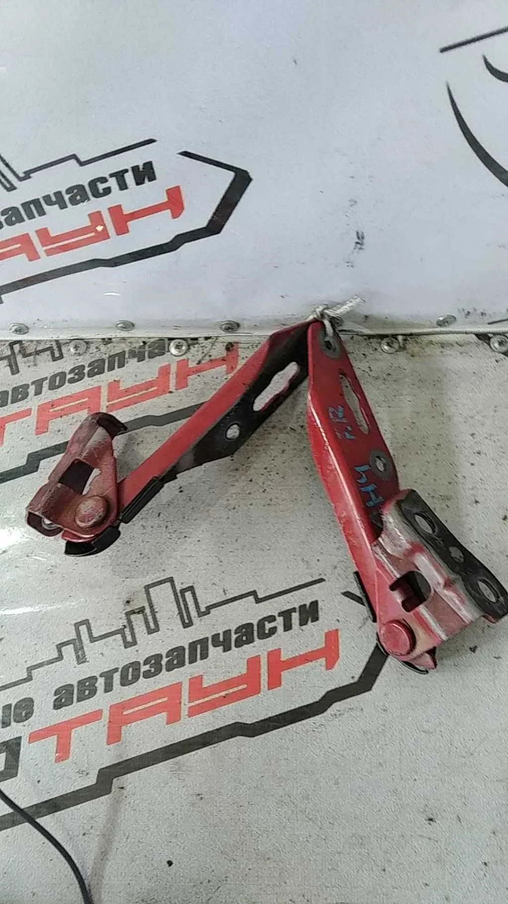 КРОНШТЕЙН КАПОТА HONDA ПРАВЫЙ 60120S2H000ZZ