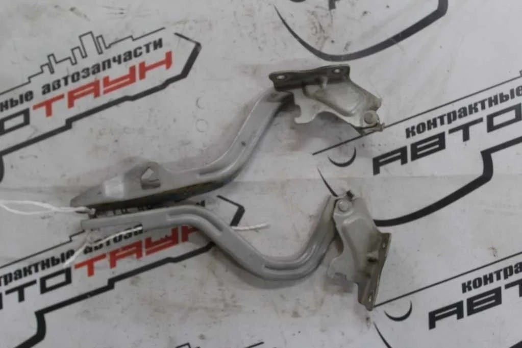 КРОНШТЕЙН КАПОТА SUZUKI ПРАВО 5741063J00