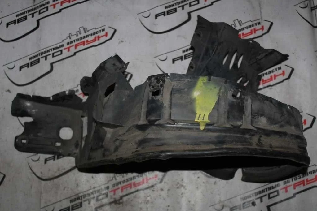 ПОДКРЫЛОК MERCEDES-BENZ ПЕРЕД ПРАВО A2106988430