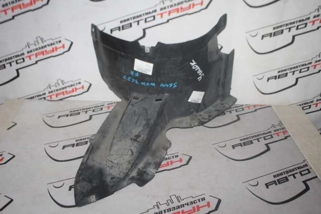 ПОДКРЫЛОК VOLKSWAGEN ПЕРЕД ПРАВО 3C0805912A