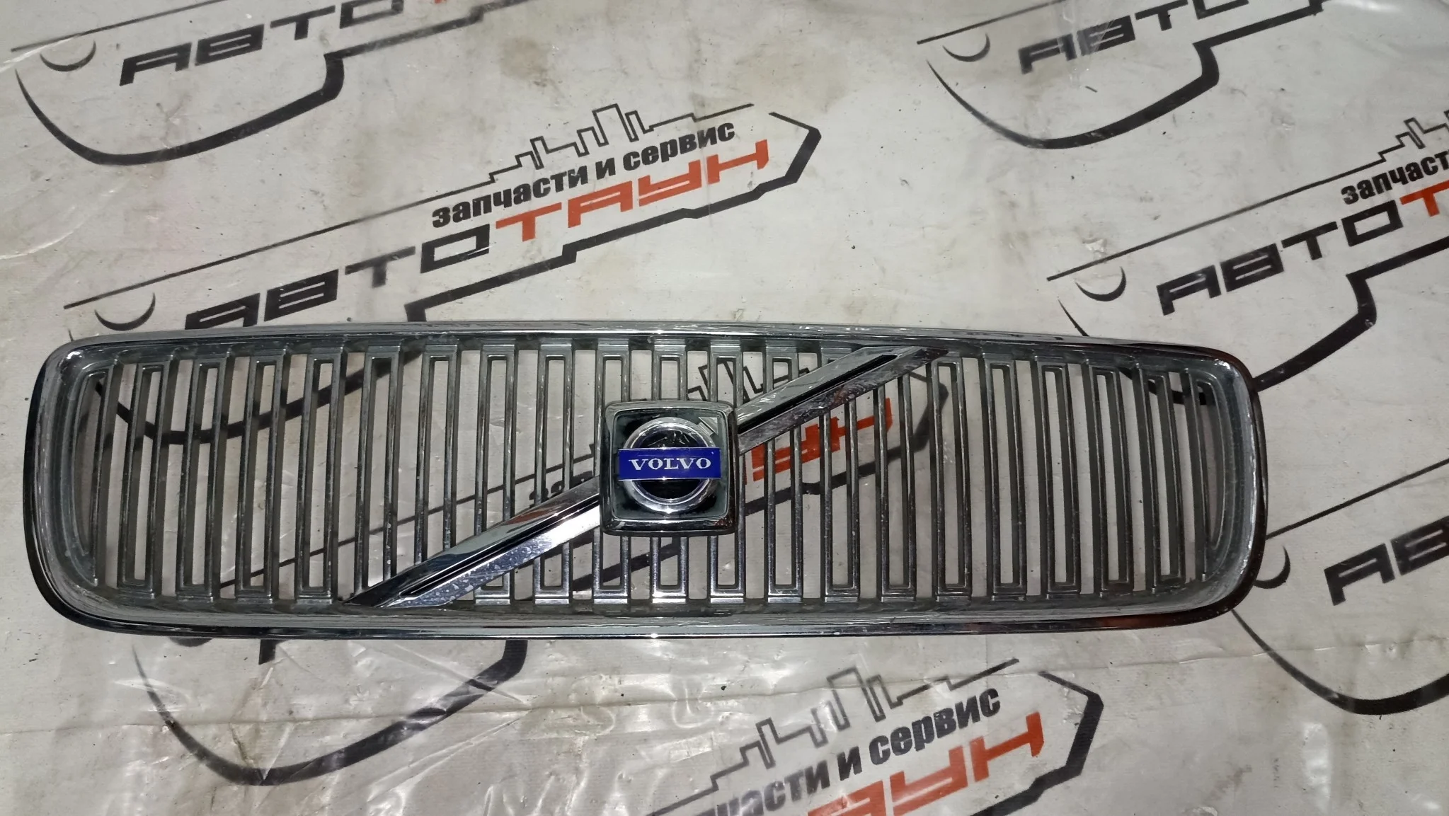 РЕШЕТКА РАДИАТОРА VOLVO 8693346 RE430Z