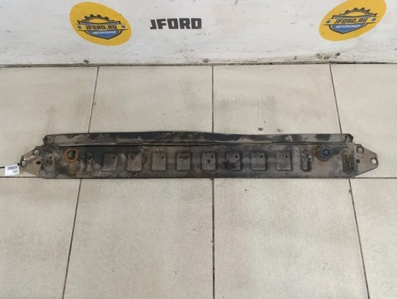 Планка под радиаторы Volvo V70 2009 BW69