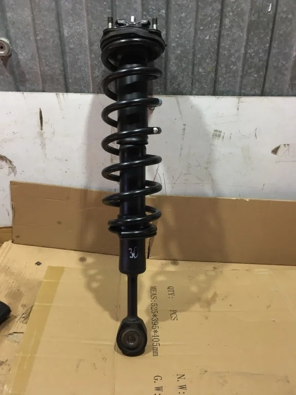 Амортизатор передний ( в сборе) Toyota Land Cruiser 2018 4851069355 URJ202 4.5 1VD-FTV, передний
