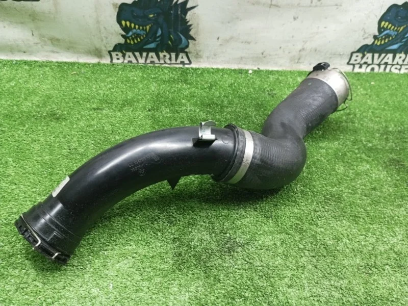 Патрубок интеркулера BMW 1 2011 13717597587 F20 N13B16A