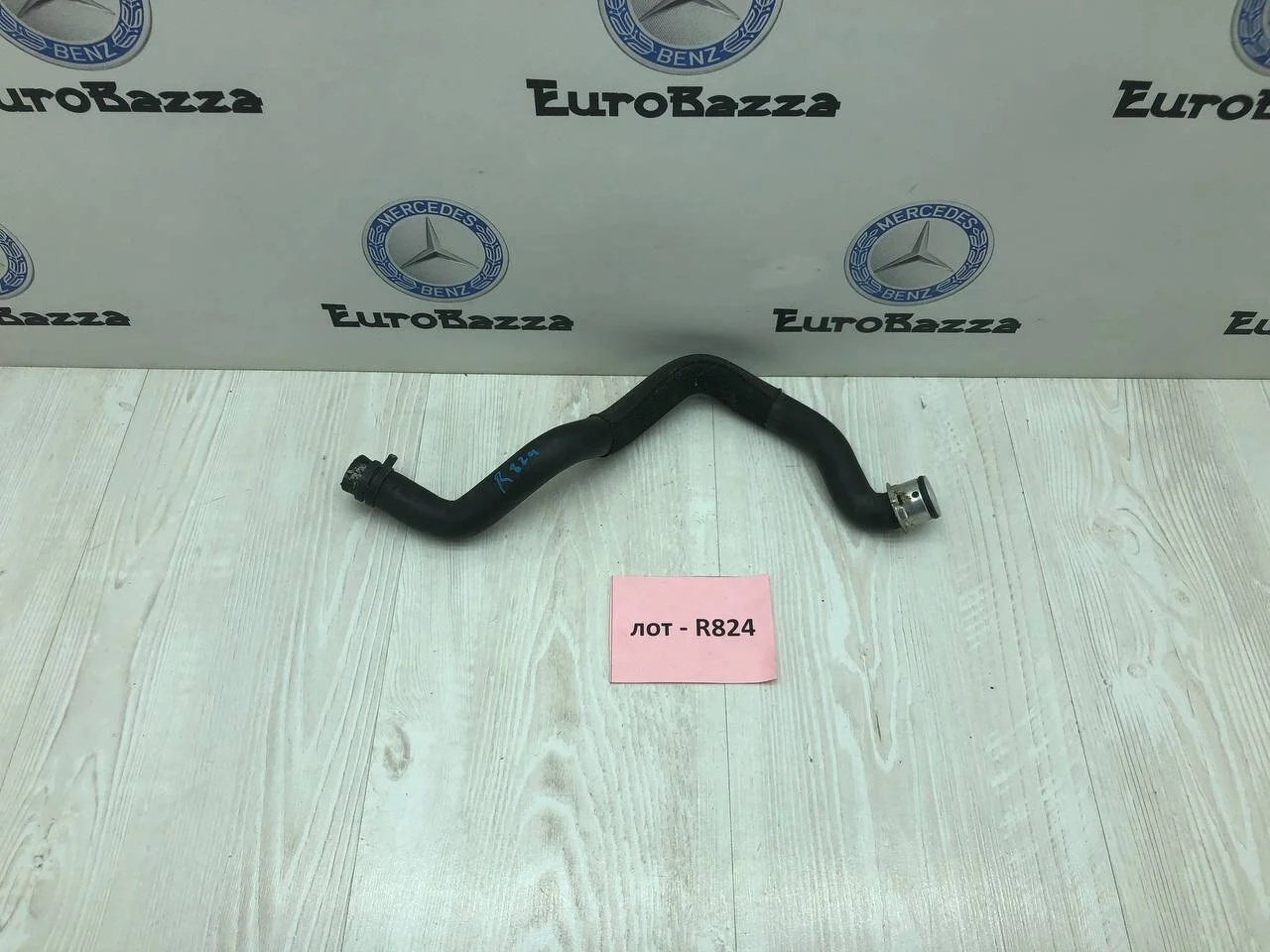 Патрубок радиатора правый Mercedes X204