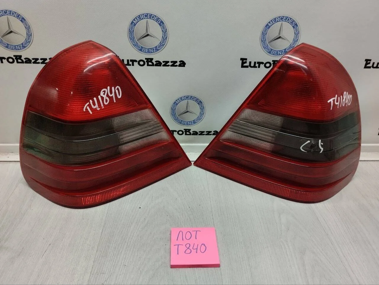 Фонарь задний Mercedes W202