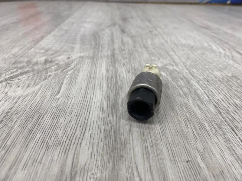 Датчик давления кондиционера FORD FOCUS 2 2009