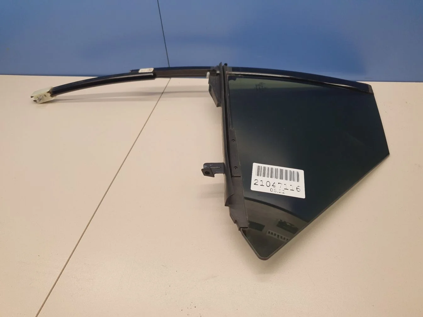 Стекло двери задней левой для Mercedes AMG GT X290 2018-