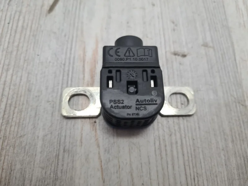 Пиропатрон предохранитель акб VW Touareg NF 2013 7P