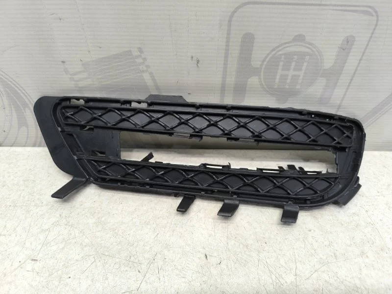 Решетка переднего бампера правая Mercedes-benz W212