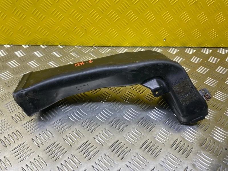 Воздуховод Nissan Navara (D40) 2004-2015 2008 27870EB000 2.5 D YD25DDTI, левый