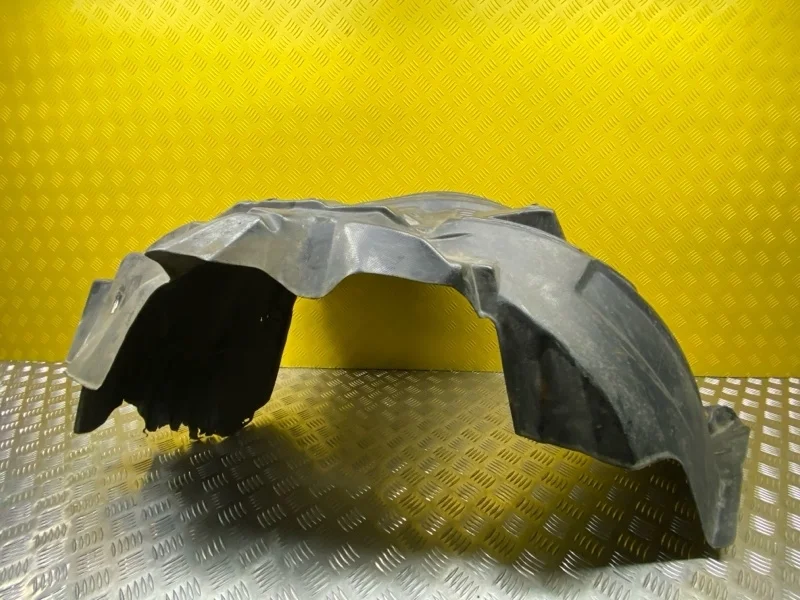Защита арок задняя правая (подкрылок) Nissan Navara (D40) 2004-2015 2008 63840EB000 2.5 D YD25DDTI