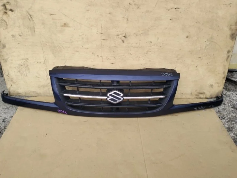 Решетка радиатора Suzuki Escudo 2005 TL52W