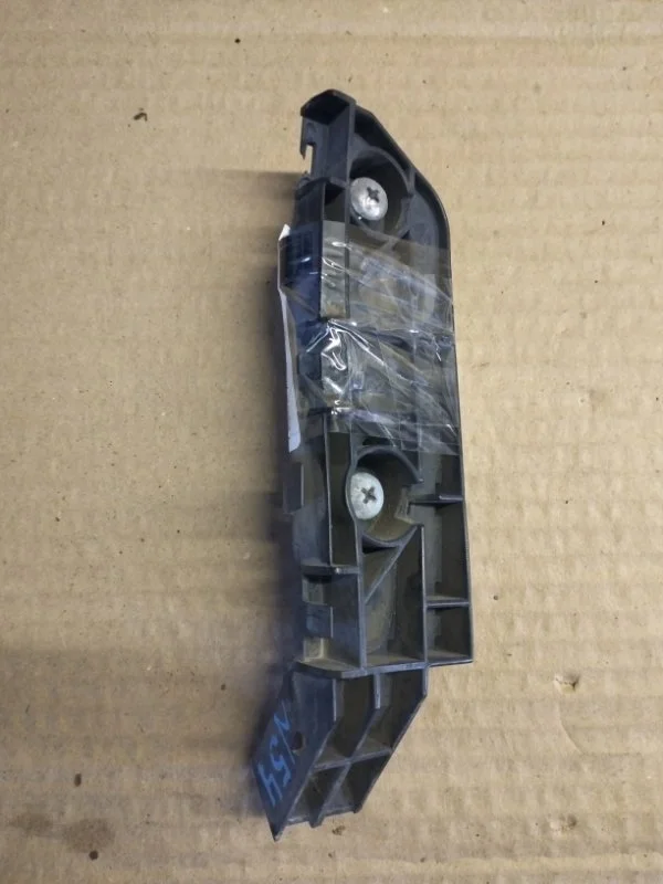 Крепление бампера Honda CR-V 2008 RE4