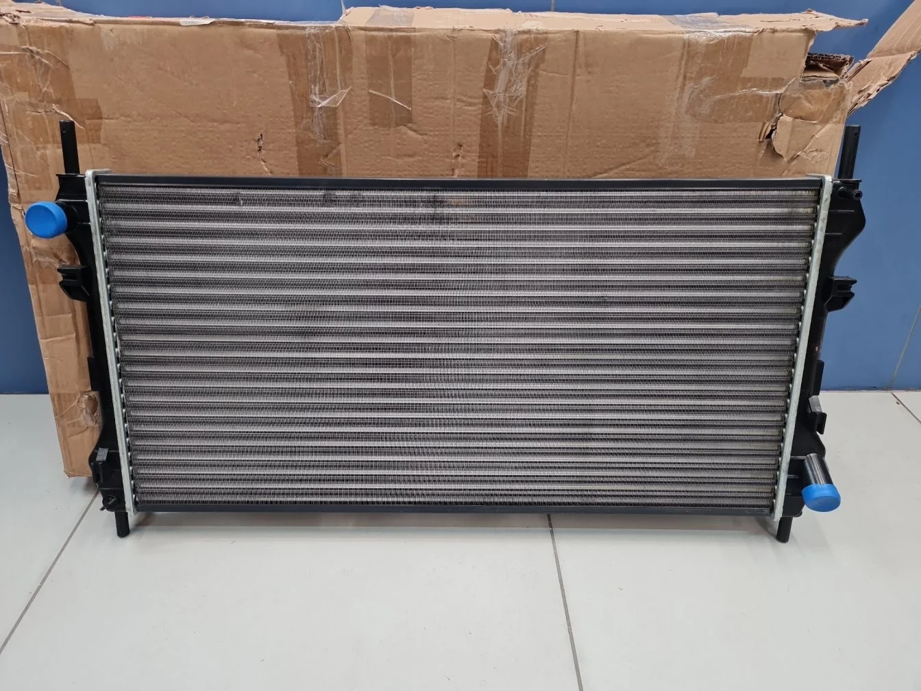 Радиатор основной охлаждения двигателя для Ford Transit 2000-2006