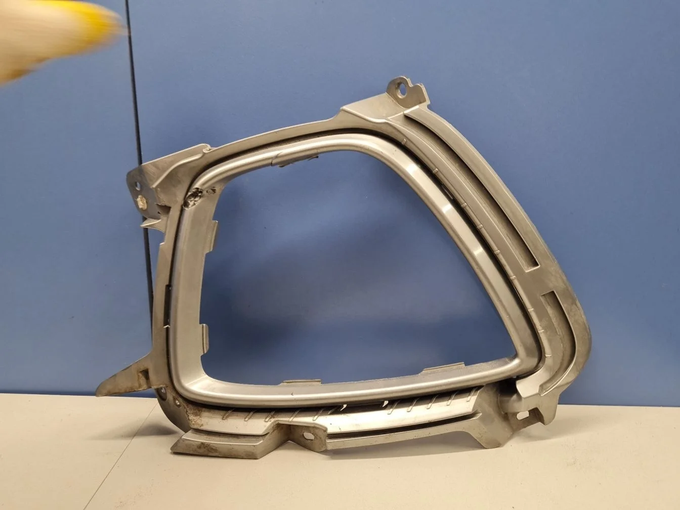 Рамка противотуманной фары правой для KIA Sorento Prime 2014-2020