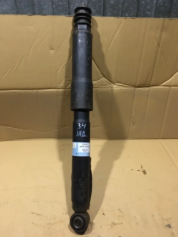 Амортизатор задний Toyota Land Cruiser 2015 4853069445 URJ200 1VD-FTV 4.5, задний