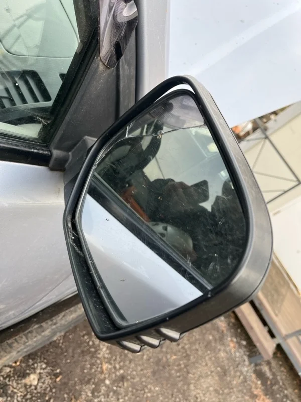 Зеркало наружное правое Mitsubishi L200 (2006-2015) 2007 MN167424 ПИКАП 2.5 D 4D56