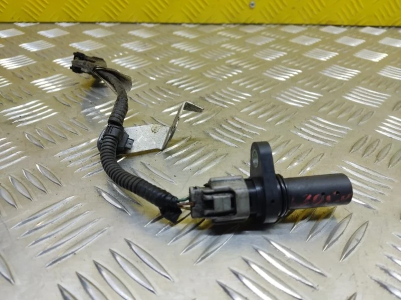 Датчик распредвала Mitsubishi L200 (2015-2022) 2019 MR985041 ПИКАП 2.4 D 4N15