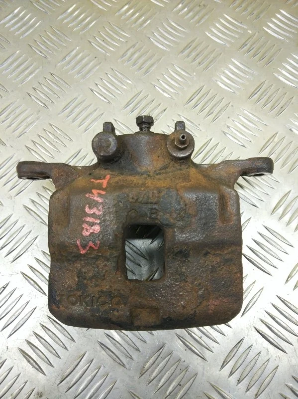 Суппорт передний правый Mitsubishi L200 (2006-2015) 2006 4605A202 2.5 D 4D56