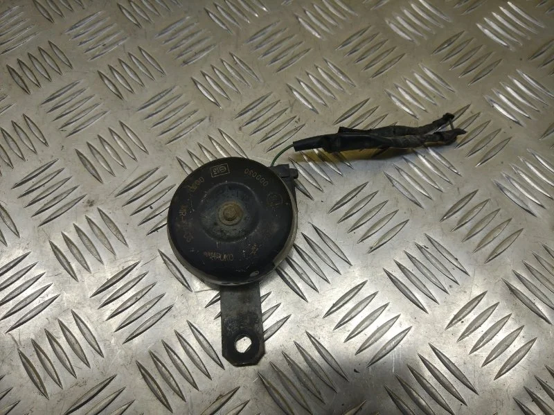 Сигнал (клаксон) Toyota Land Cruiser Prado 150 (2009-2023) 2012 8651028130 2.7 I 2TRFE