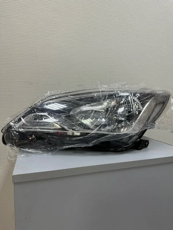 Фара галогеновая Hyundai Solaris 2014-2017 921024L600 СЕДАН 1.6, передняя правая