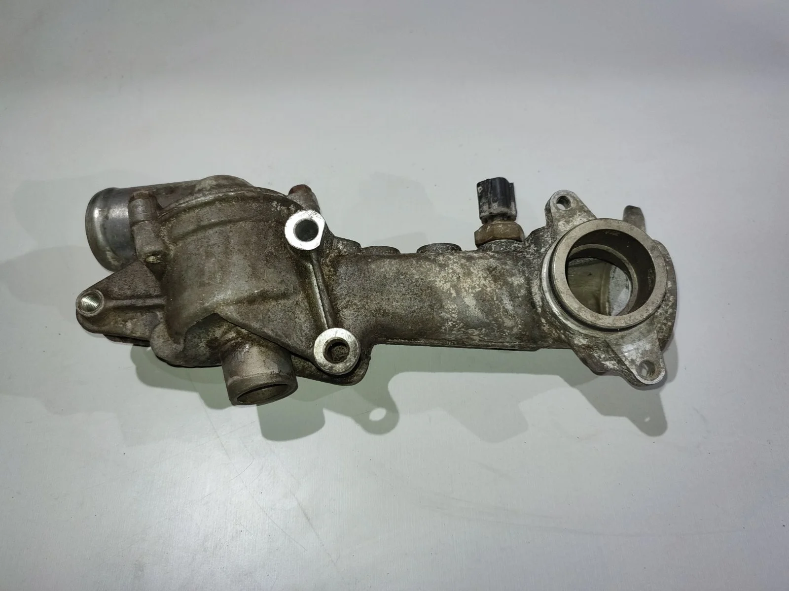 Корпус термостата Ssangyong Kyron