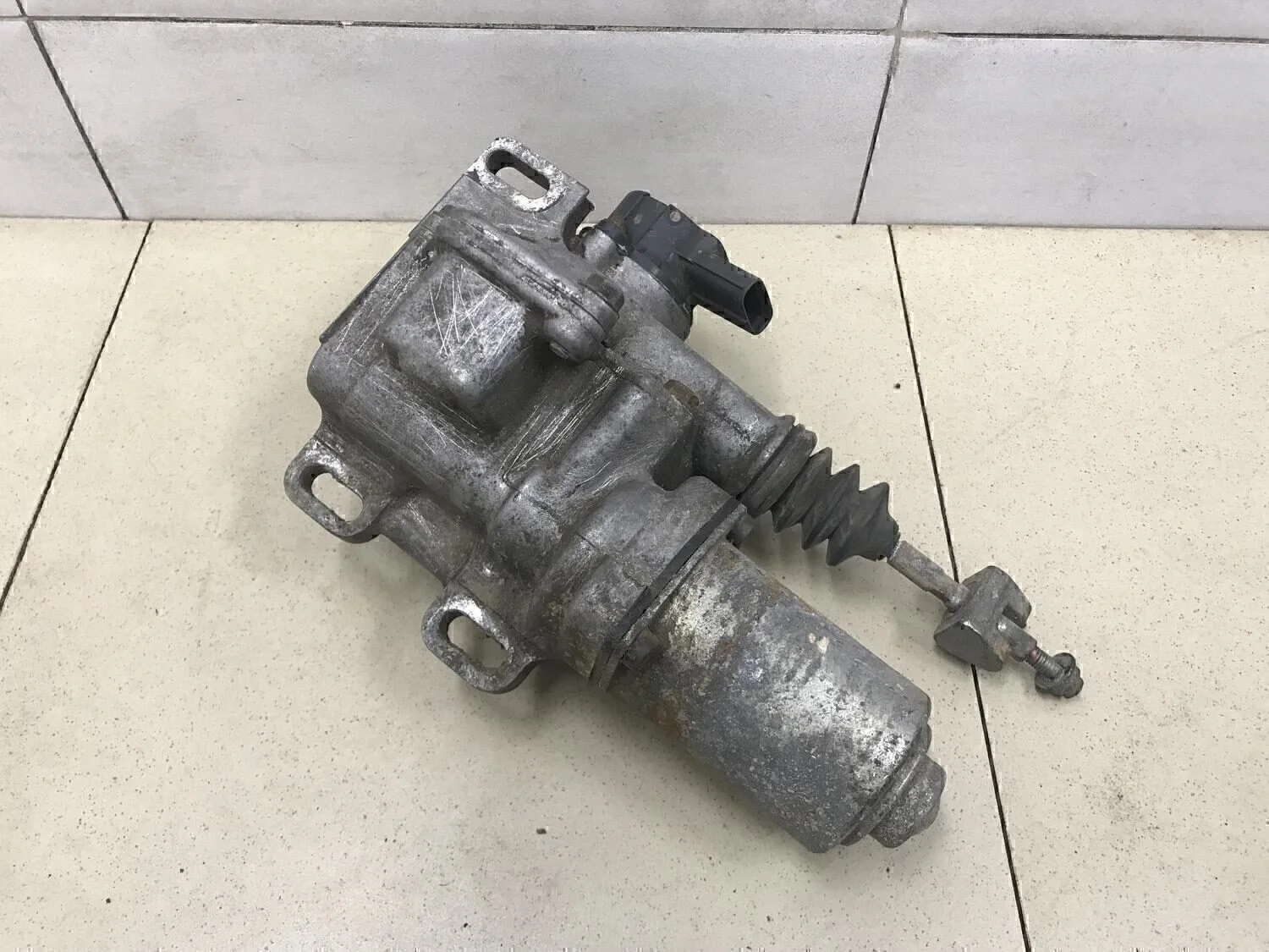 Активатор сцепления (роботизированной КПП) Corolla E12 2001-2006