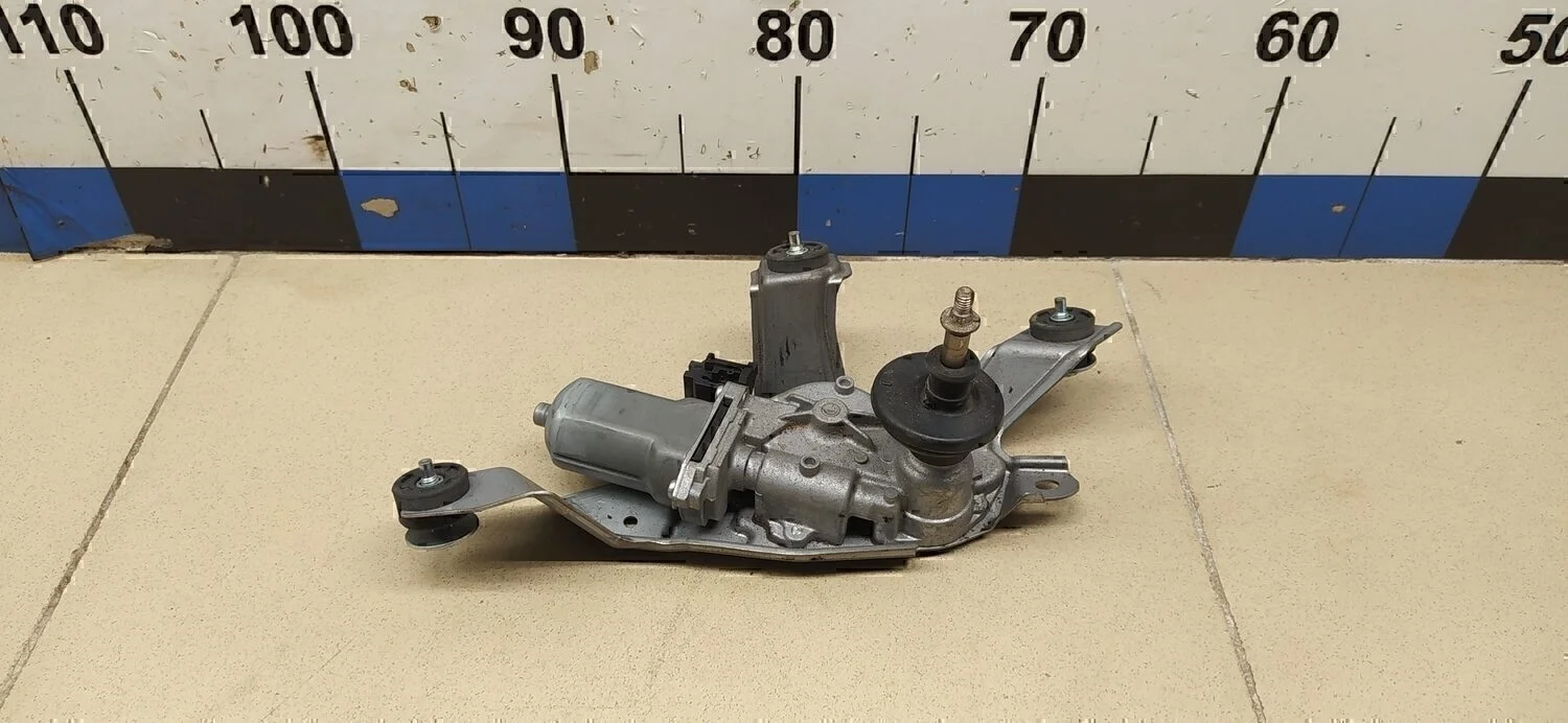 Моторчик стеклоочистителя задний LX 570