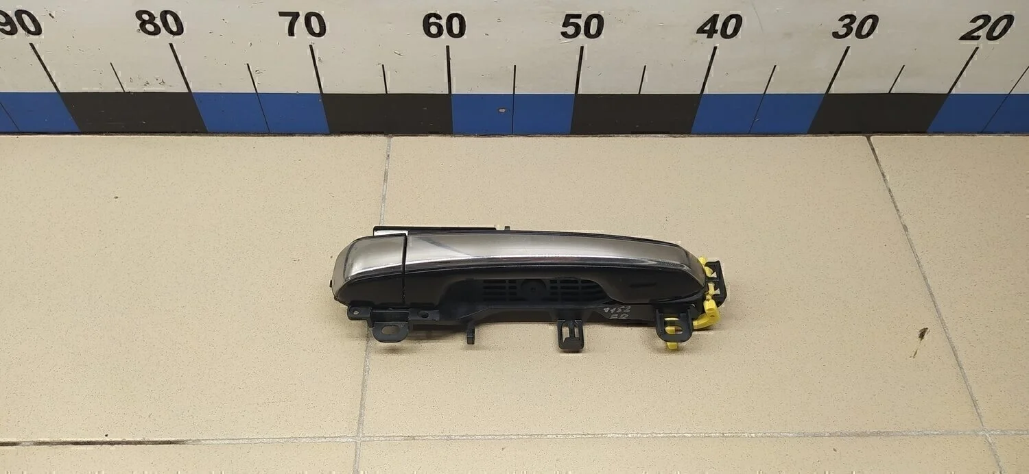 Ручка двери передней наружная правая LX 570